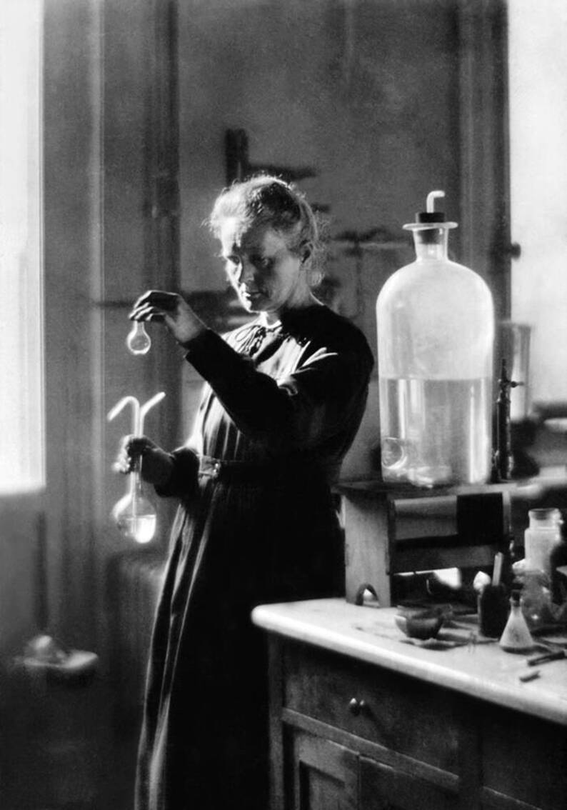 marie-curie-dans77777.jpg marie-curie-dans77777.jpg